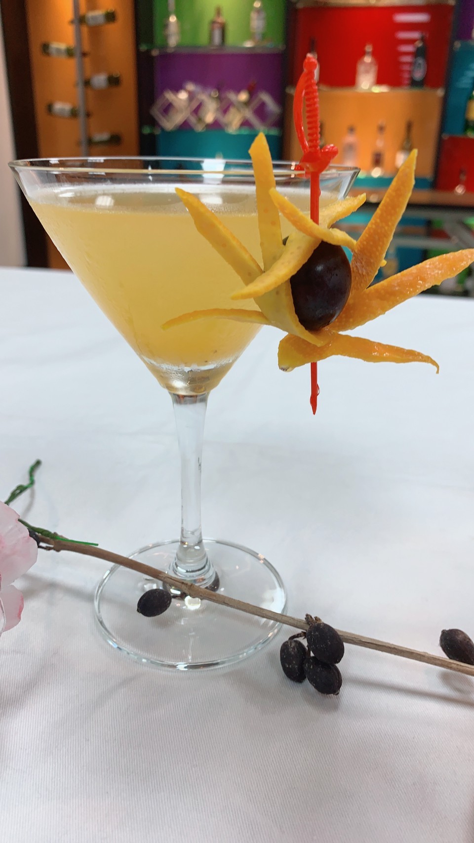 一張含有 食物, 桌, 盤, 室內 的圖片自動產生的描述